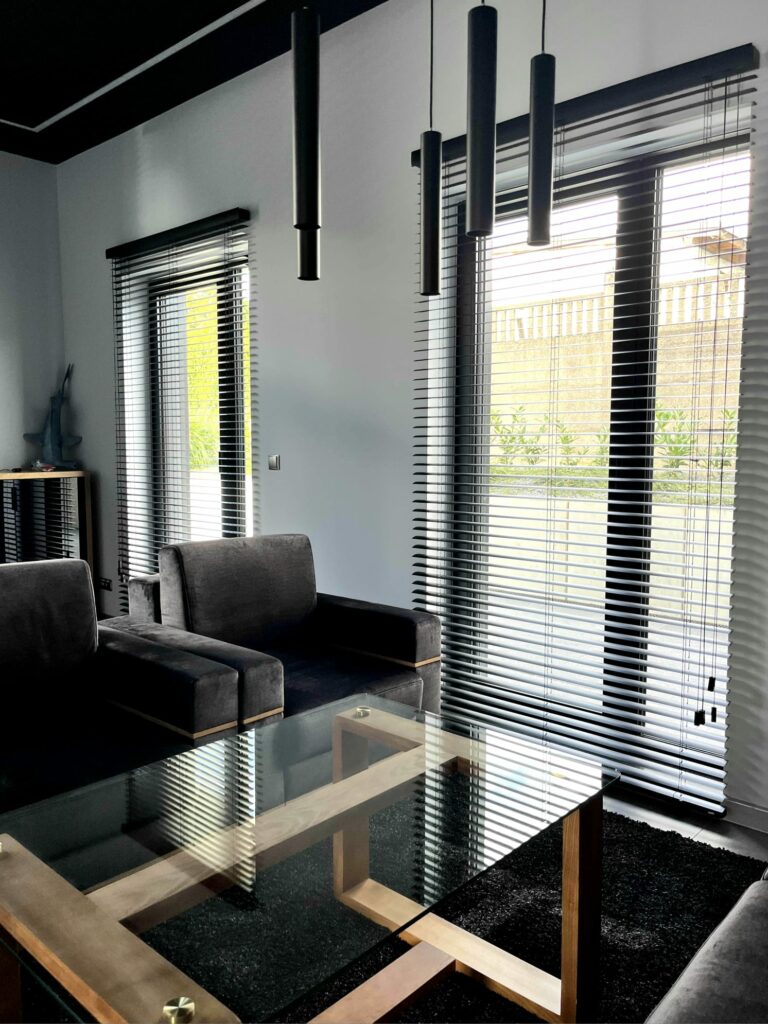 żaluzja aluminiowa czarna